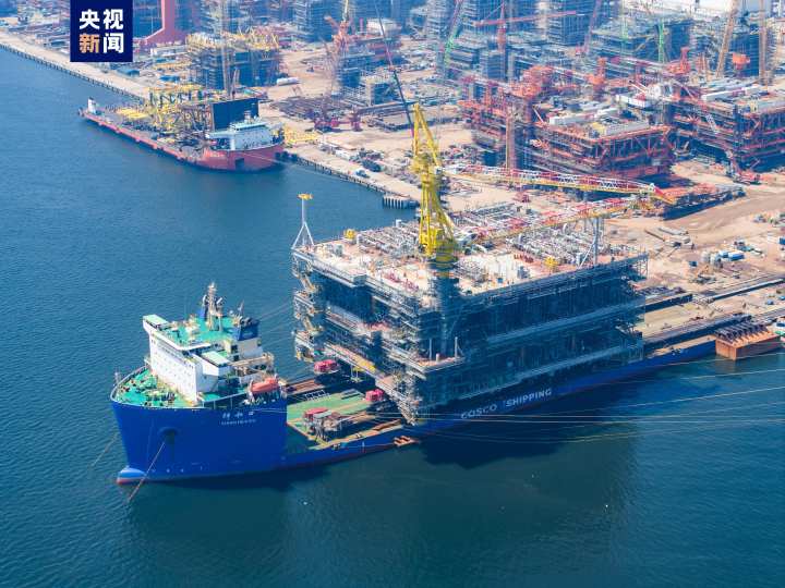 我国探获全球首个超深水超浅层千亿方大气田