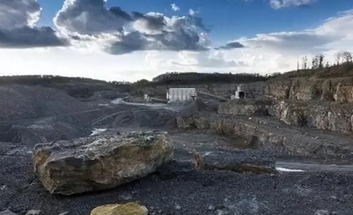 湖南一市13家砂石料矿山非法侵占林地900余亩