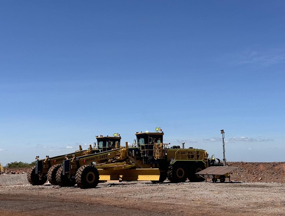 矿界新动力！徐工矿用平地机批量交付南美