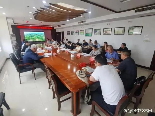 河南罗山，发现大型膨润土矿