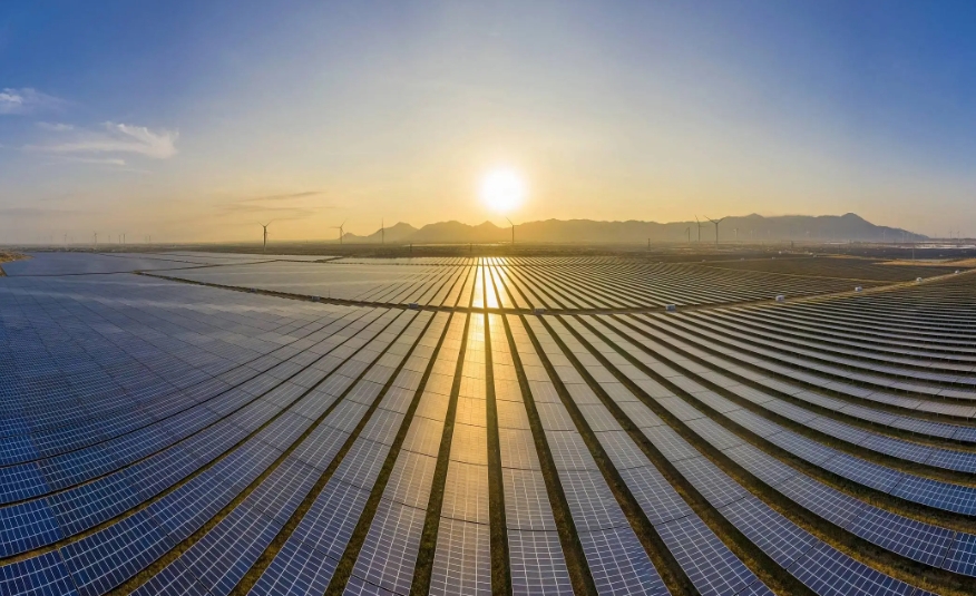 工信部：引导光伏企业减少单纯扩大产能的光伏制造项目