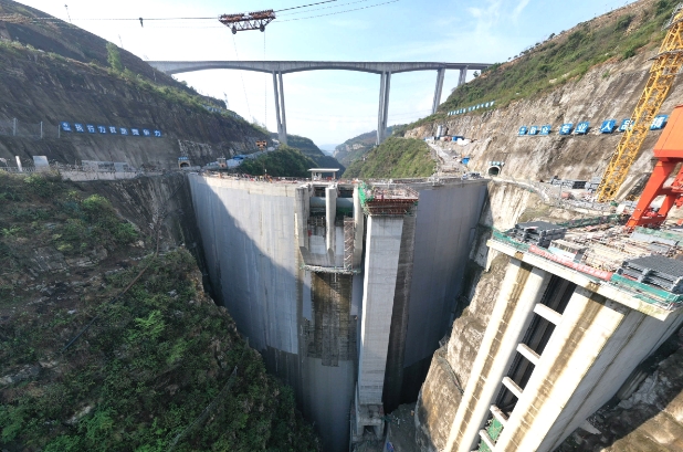 27.55米！中国水电八局刷新碾压混凝土大坝“芯”纪录